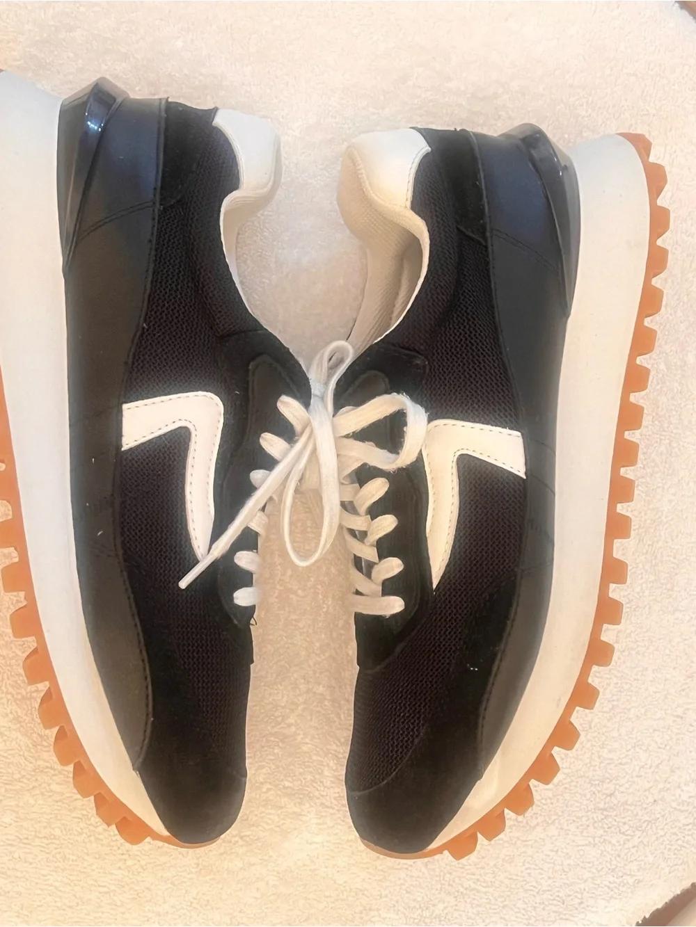 Steve Madden Black and White Women's Lace-Up Sneakers